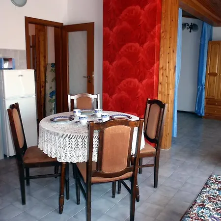 Zara- And Guest house